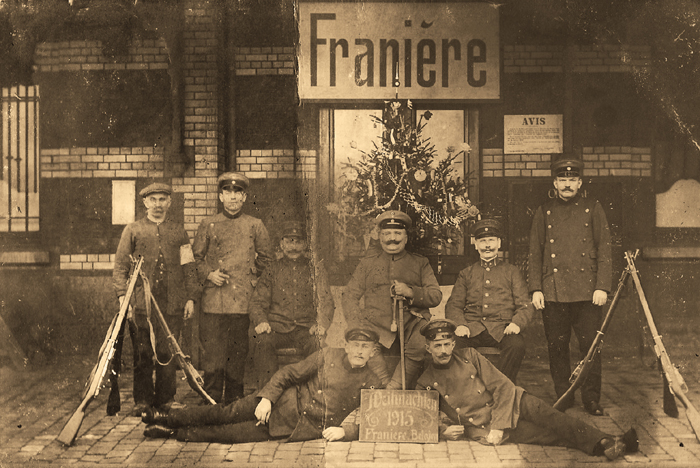 Soldats allemands gare de Franière avant l'arrivée des Anglais