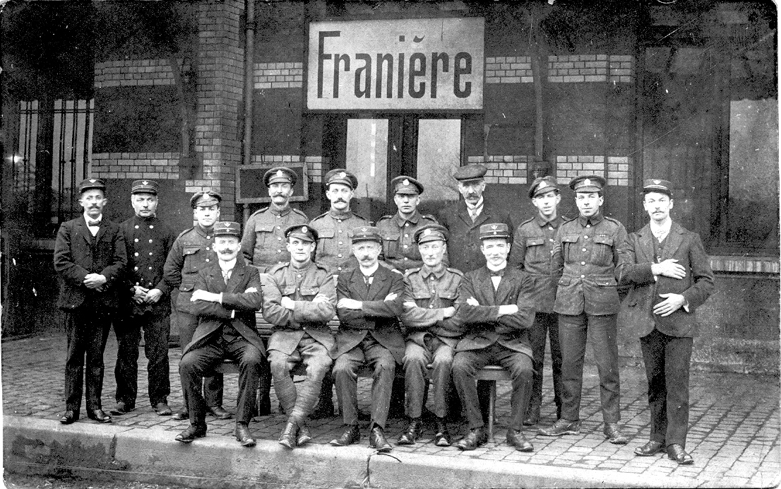 Soldats anglais gare de Franière
(British soldiers station Franière in Belgium) Franière (Floreffe) 1914 1918 1919