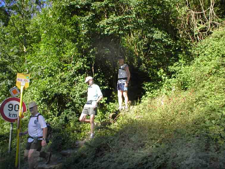 Arriv�e au Pr�at, c�t� grottes